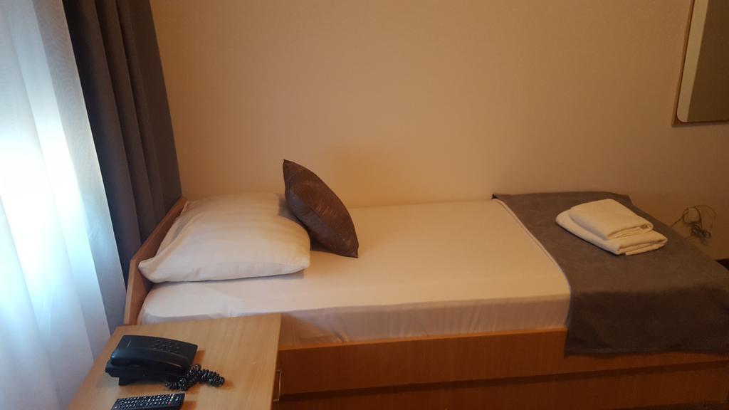 Hotel Amicus Мостар Экстерьер фото